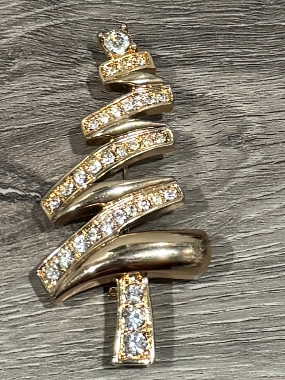 🎄Gold Crystal Spiral Christmas Tree Brooch by Monet - Like New